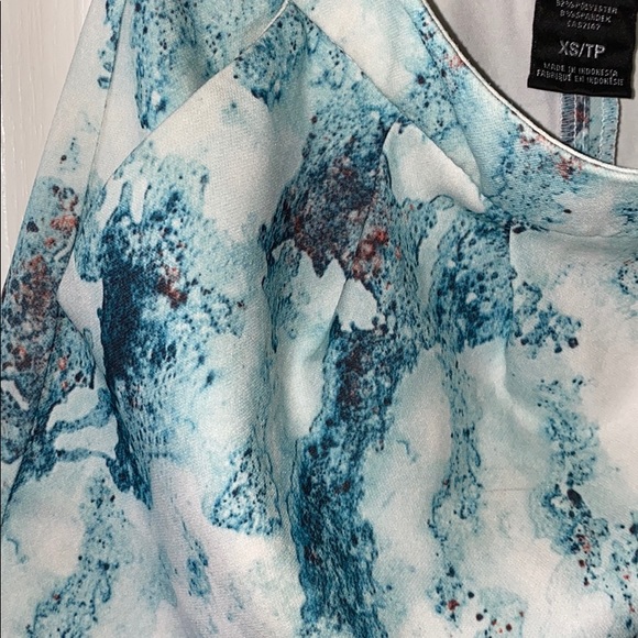 Shorts - Picture 3 of 3